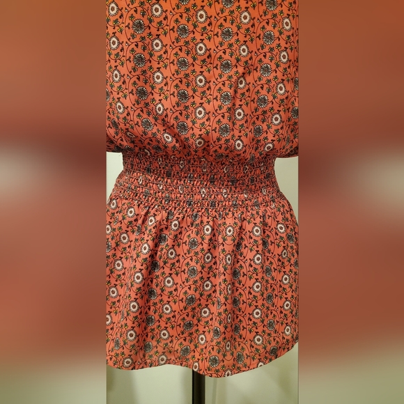 Max Studio Women V Neck Ruffle Cap Sleeves, Floral Blouse Size L. - Picture 7 of 8